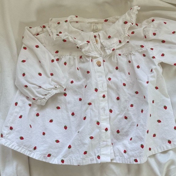 H&M strawberry blouse 6-9M - Picture 2 of 3